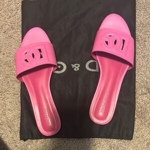 Dolce & Gabbana Pink Slide Sandals